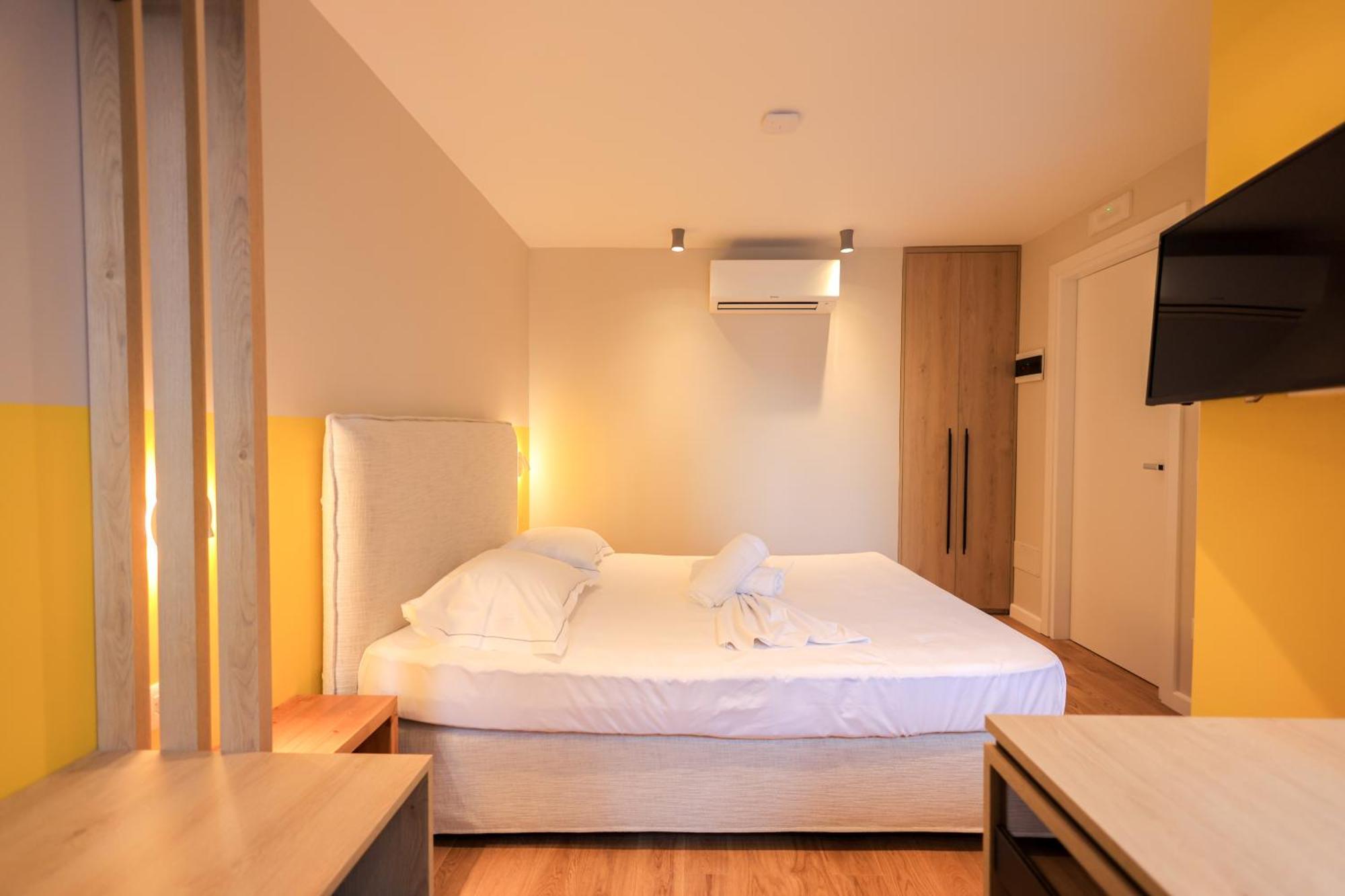 Grandstay *
